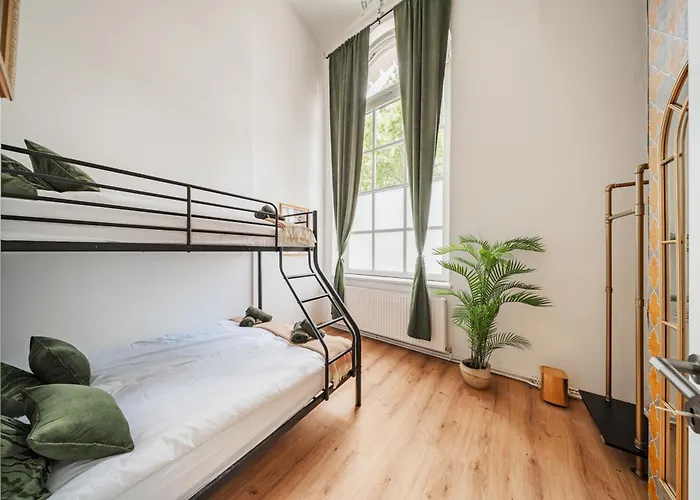 Hostel Bloom By Home1